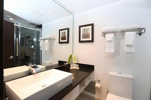 Edward Hotel North York image 10