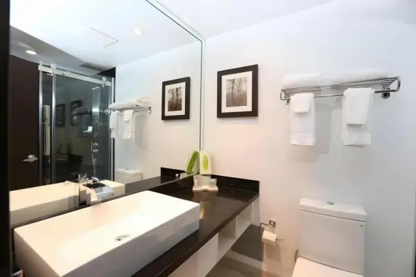 Edward Hotel North York 10