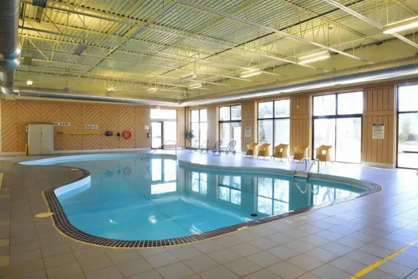 Edward Hotel North York 8